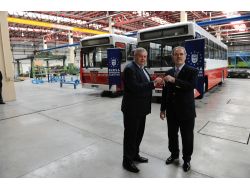 Bursa Büyükşehir Belediyesi, Ovaazatlı'ya 2 Otobüs Hediye Etti