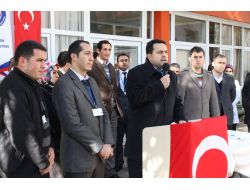 Kozan'da 'Kamuda Kılık Kıyafet Özgürlüğü İçin 10 Milyon İmza' Kampanyası