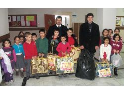 Minik Yüreklerden Suriyeli Sığınmacılara Yardım