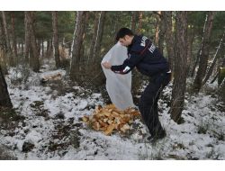 Başkan Ok, Yaban Hayvanları İçin Kent Ormanına Bayat Ekmek Bıraktı