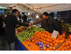 Eyüp Belediye Başkanı Kavuncu, Semt Pazarını Gezdi