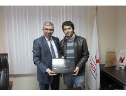 Kızılay’dan Şenlik Havasında Kan Bağışı