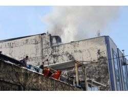 İŞ MERKEZİNDE YANGIN PANİĞİ