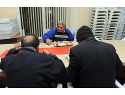 Antalya Büyükşehir Belediyesi Sokakta Yaşayanlara Kucak Açtı