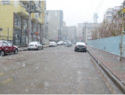 CİZRE’YE YILIN İLK KARI DÜŞTÜ