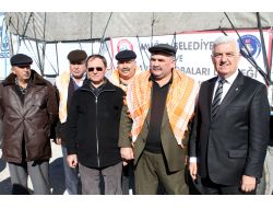 Muğlalılar Suriye'den Kaçan Yörük Türkmenlerine Yardım Gönderdi