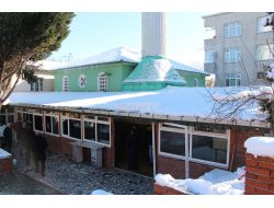 Firuzköy Camii'nin Yıkımı Ertelendi