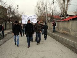 Erzincan'da Sol Görüşlü Öğrencilerden Diyarbakır ve Muş Protestosu