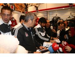 Samet Aybaba Ve Futbolcular Mağaza Açılışına Katıldı