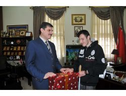 Görme Engelli Sefa'nın Müzik Aleti Hayali Gerçek Oldu