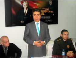 Gazeteciler, İdare İle Halk Arasında Etkileşim Görevi Yapıyor