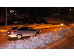 Yeşiltepe Kepez Mevkiinde Yollar Buz Pistine Döndü