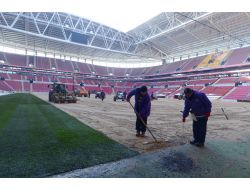 Türk Telekom Arena'da Çimler Serilmeye Başlandı