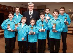 Karaosmanoğlu, Satranç Ustalarını Ağırladı