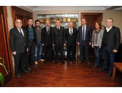 Serbest Kıyafete Geçiş Okul Kıyafeti İmalatçılarına Darbe Vurdu