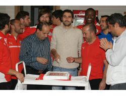 Antalya'da Servet Çavuşoğlu'na Sürpriz Doğum Günü