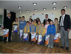 Kimse Yok Mu, Gebze'deki Öğrencilere Giysi Yardımı Yaptı