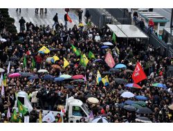 Pkk Sempatizanları Cinayetleri Protesto İçin Toplandı
