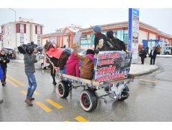Gökçek'ten 'Atbüs' Eylemine Tepki