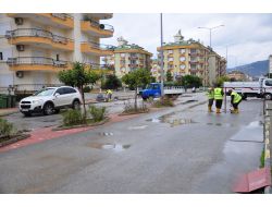 Tel Örgü İle Kapattığı Arsasındaki Yolu, Tekrar Trafiğe Açtı