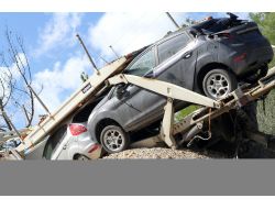 Muğla’da Sıfır Araç Yüklü Tır Uçtu