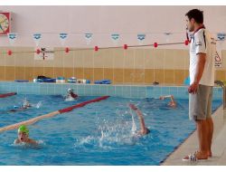 Yunanlı Yüzücüler Edirne’deki Olimpik Yüzme Havuzunda İdmana Başladı