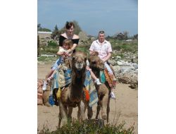 Side'de Geçen Yıl 2 Bin 100 Turist, Deve Turuna Çıktı