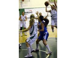 Büyükşehir'in Perileri İzmir Ekibine Fark Attı