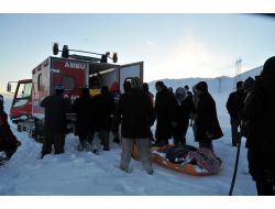 Tipiye Yakalanan Tedaş Görevlilerini, Umke Ekibi Kurtardı