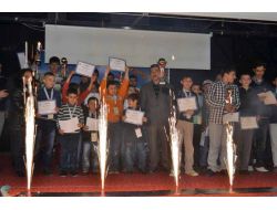 Satranç Turnuvasında Dereceye Girenlere Ödülleri Verildi