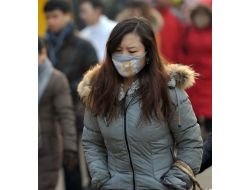 Çin’deki Hava Kirliliği Maske Taktırdı