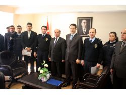 Kozan'da Başarılı Polisler Ödüllendirildi