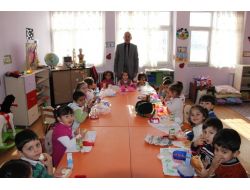 Vali Yurdakul’dan Anaokuluna Ziyaret