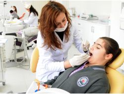 Aksu’da 2 Ayda Bin 800 Çocuğun Dişi Ücretsiz Tedavi Edildi