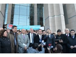 Deniz Feneri E.v Davası, Chp’nin Protestosuyla Başladı!