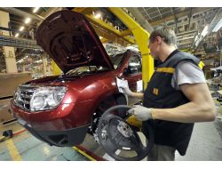 Rusya Otomobil Sektörü 2013’te Hız Kesecek