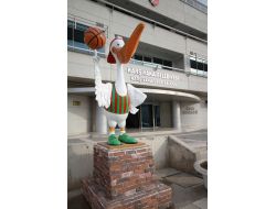 Karşıyaka'ya Pelikan Heykelleri Dikildi