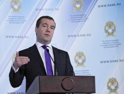 Medvedev: Hedefimiz Ortalama Yüzde 5 Büyüme
