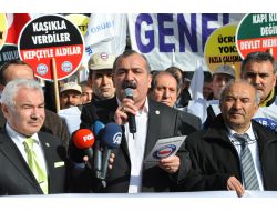 Memurdan Tencereli, Kuru Soğanlı Ve Ekmekli Protesto
