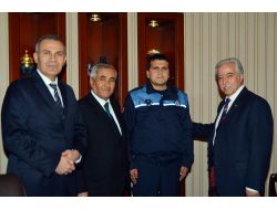 Aldırmaz Dürüst Zabıtayı Ödüllendirdi