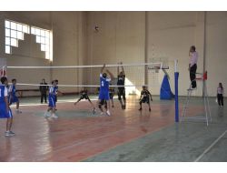 Cizre, İlk Kez Voleybol Maçına Ev Sahipliği Yaptı