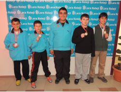 Lara Koleji Öğrencilerinden Güreşte 5 Madalya