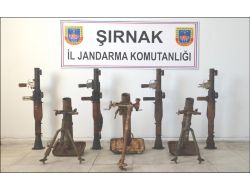 Şırnak'ta Arazide Roketatar Ve Havan Bulundu