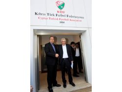 Kıbrıs Türk Ve Rum Futbol Federasyon Yetkilileri Bir Araya Geldi