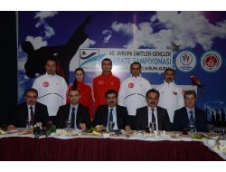 Avrupa Karte Şampiyonası'nda Başörtüsü Serbest