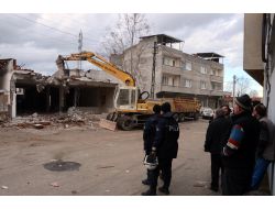 Osmangazi'de Kaçak Bina Yıkımları Sürüyor