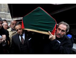 Ünlü Ressam Doğançay Son Yolcuğuna Uğurlandı