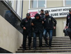 Boşanmak İsteyen Eşini Öldürdü