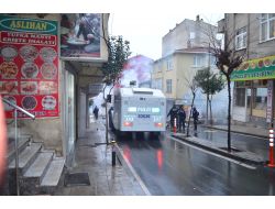 Taş Atan Eylemcilere Polis Müdahale Ettti