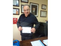 Lodosta Devrilen Şemsiye Hastanelik Etti